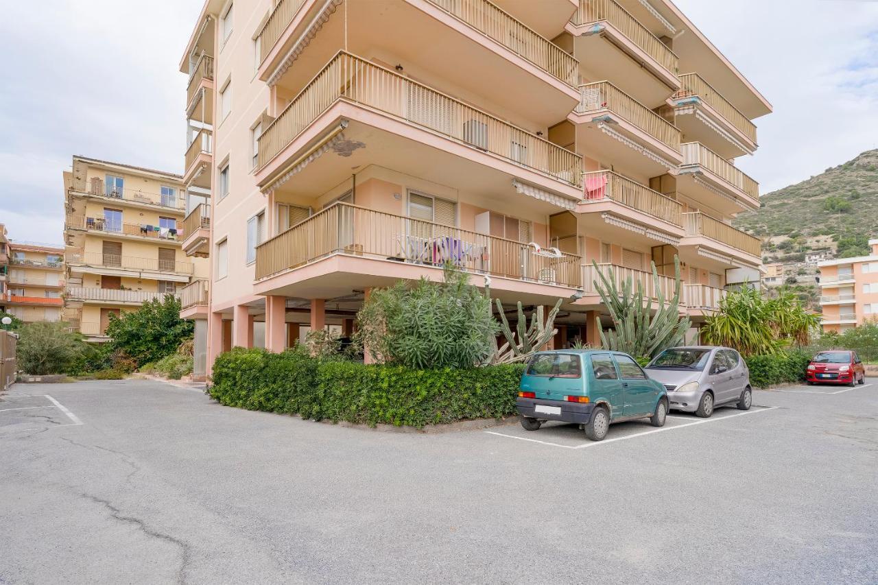 Near The Sea - Wifi And Parking Apartamento Ventimiglia Exterior foto